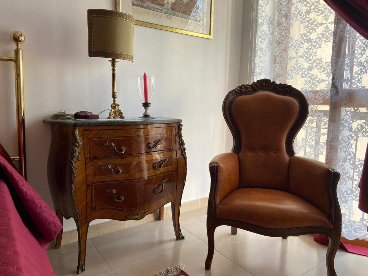 B&B Larazzo Lecce Bagian luar foto